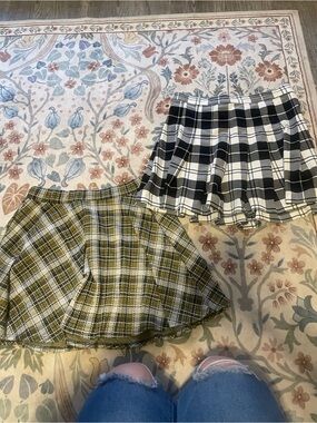 Rainbow Plaid Pleated Mini Skirts — Black & Olive Plaid